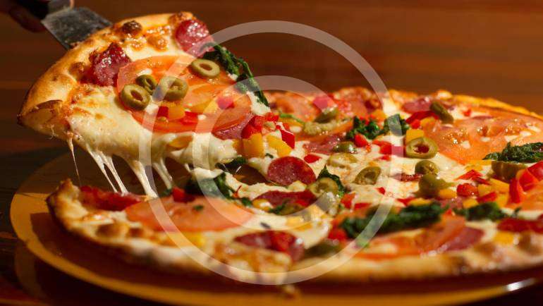 Pizza Restaurateurs: Start Your Calorie Counters